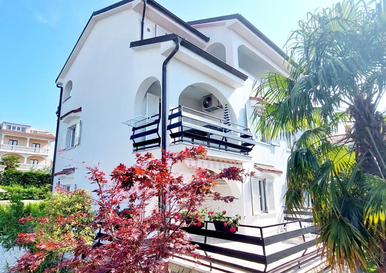 Apartments Bella Vita 1 Malinska Exterior photo