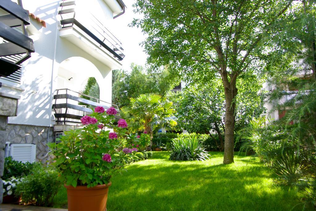 Apartments Bella Vita 1 Malinska Exterior photo